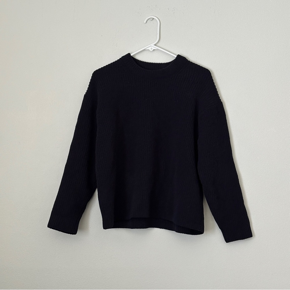 Navy Blue Cropped Uniqlo Cable Knit Sweater
